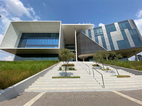 407  m² Office Space in Waterfall Estate