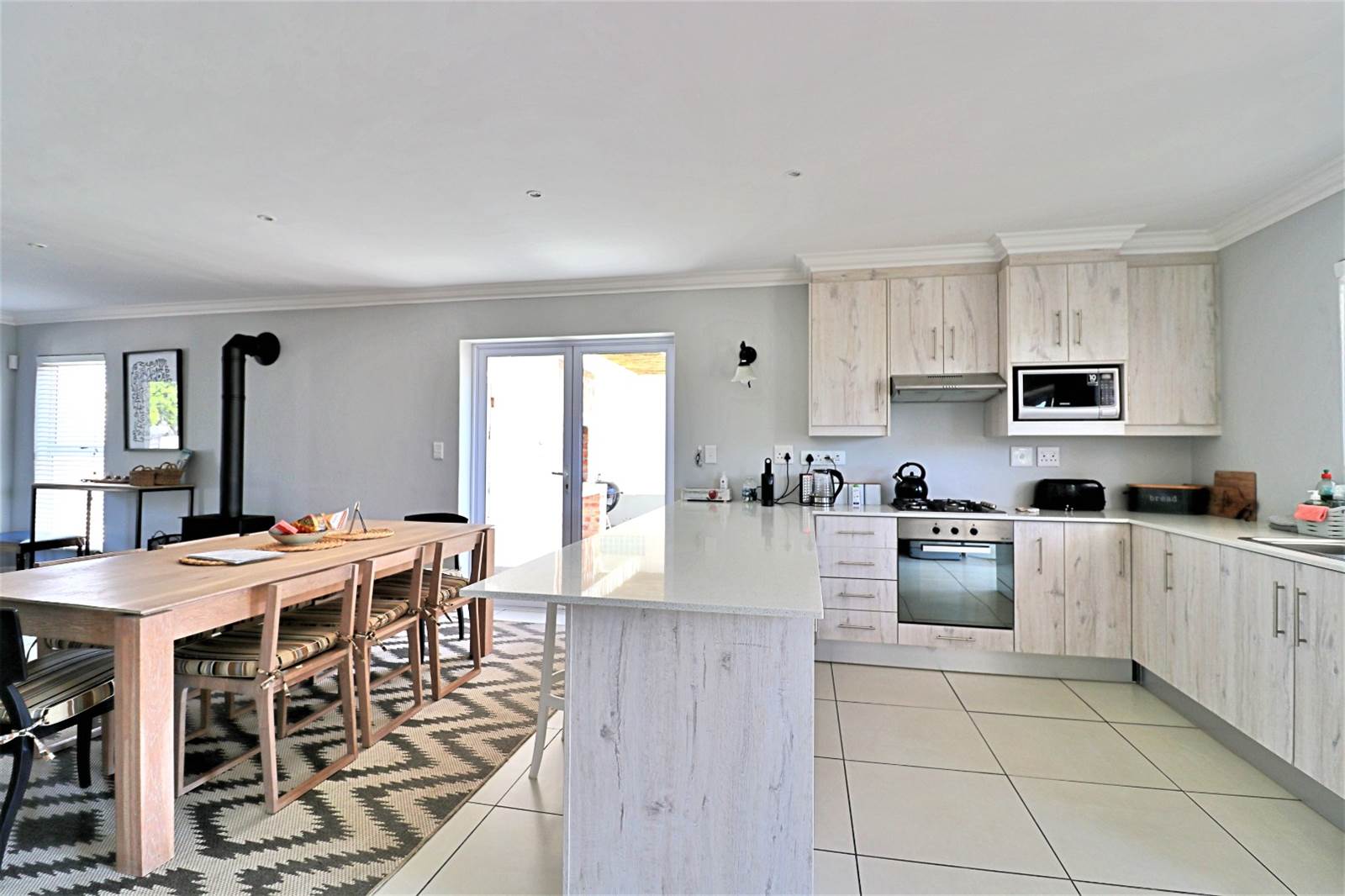 3 Bed House in Yzerfontein photo number 5