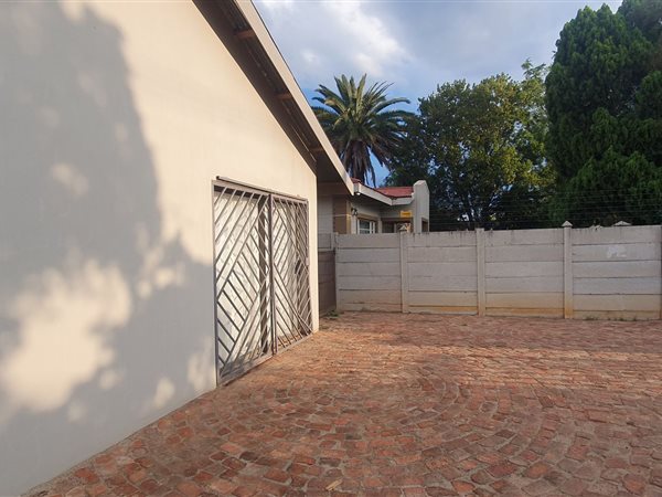 5 Bed House in Potchefstroom Central