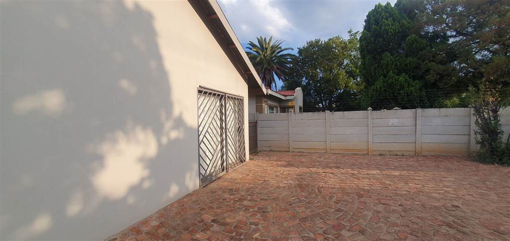5 Bed House in Potchefstroom Central photo number 1