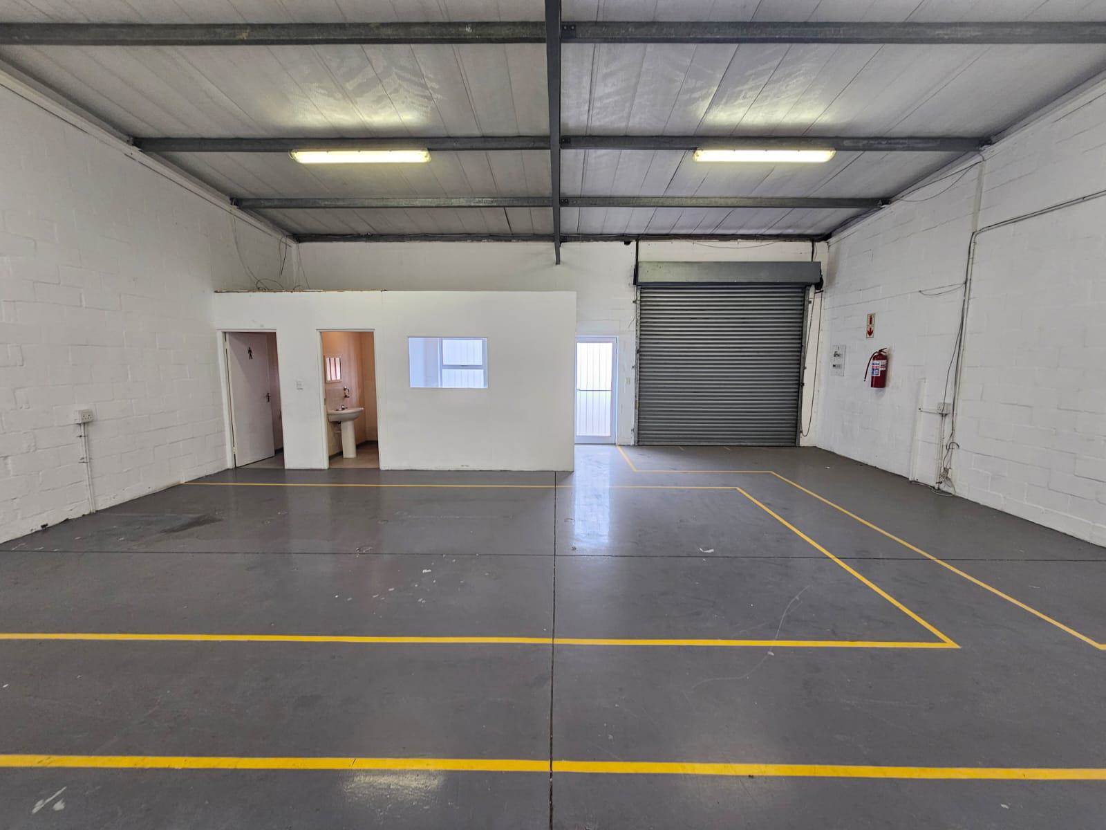 450  m² Industrial space in Somerset West Business Park photo number 6