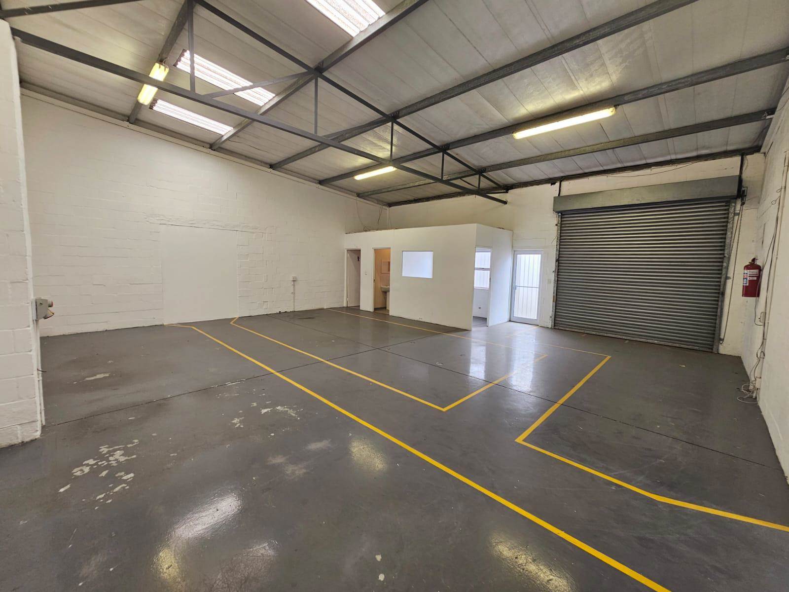 450  m² Industrial space in Somerset West Business Park photo number 8