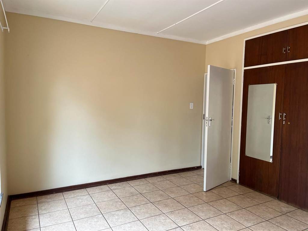 3 Bed House in Postmasburg photo number 25