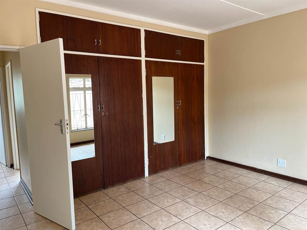 3 Bed House in Postmasburg photo number 24