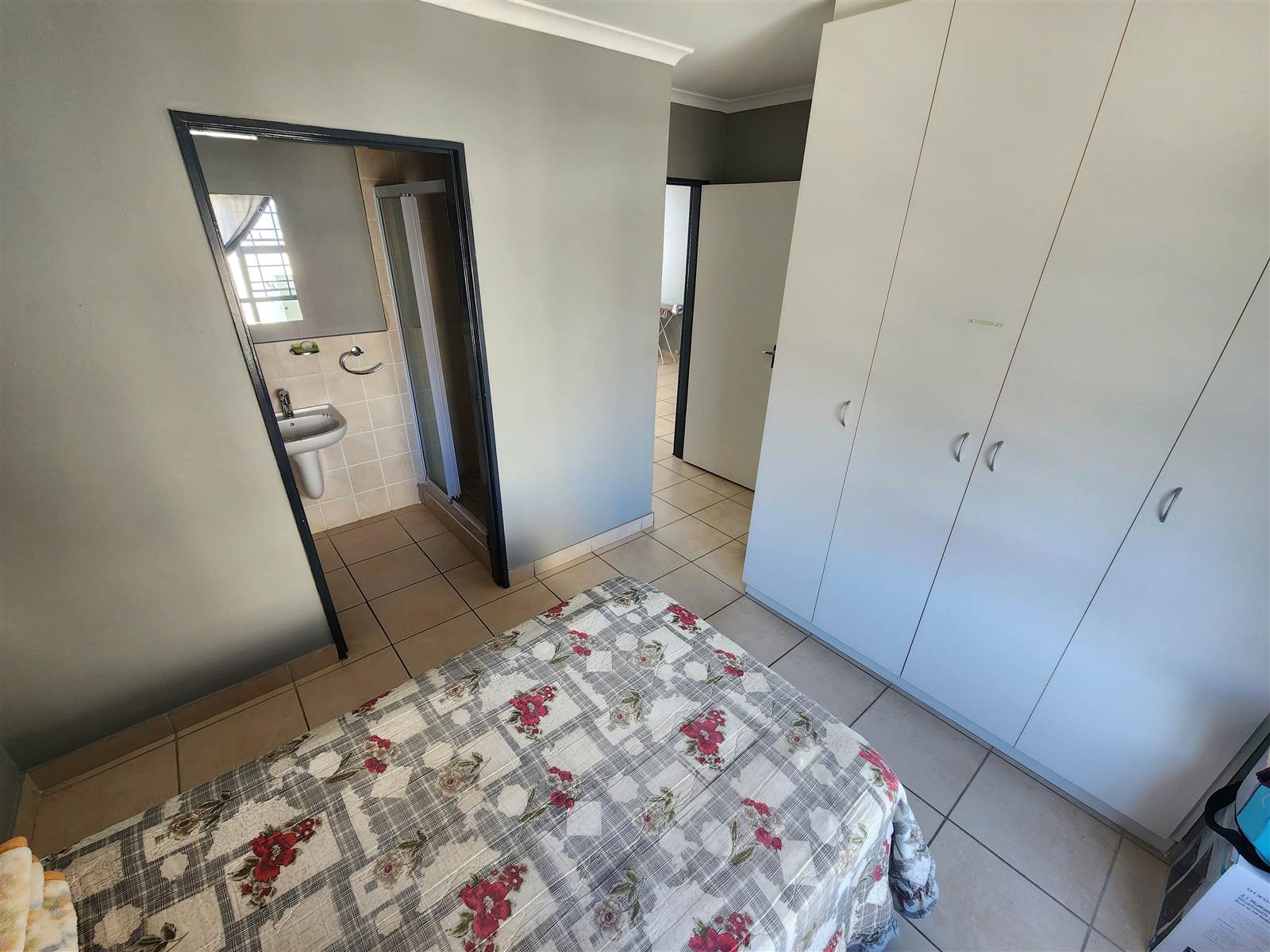2 Bed Apartment in Winterhoek Park photo number 13