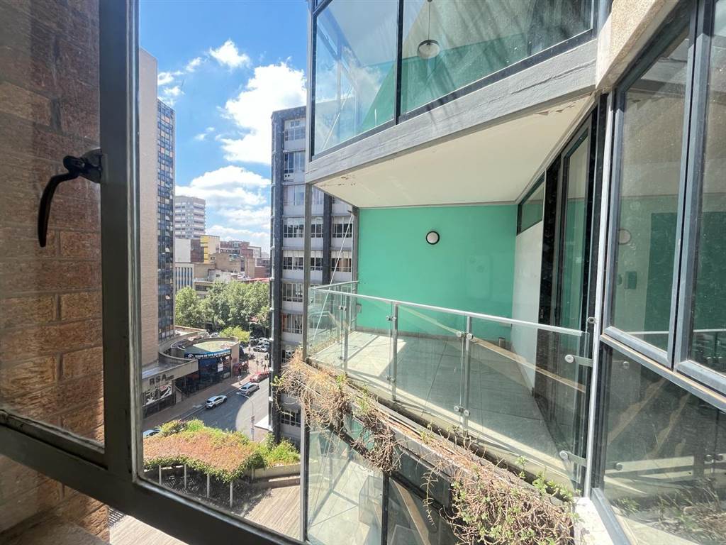 115  m² Commercial space in Braamfontein photo number 1
