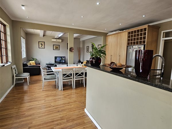 4 Bedroom House 4 Bedroom House