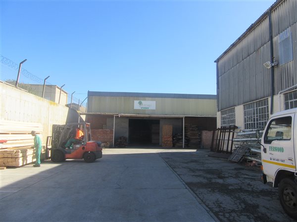 590  m² Industrial space in Greenacres