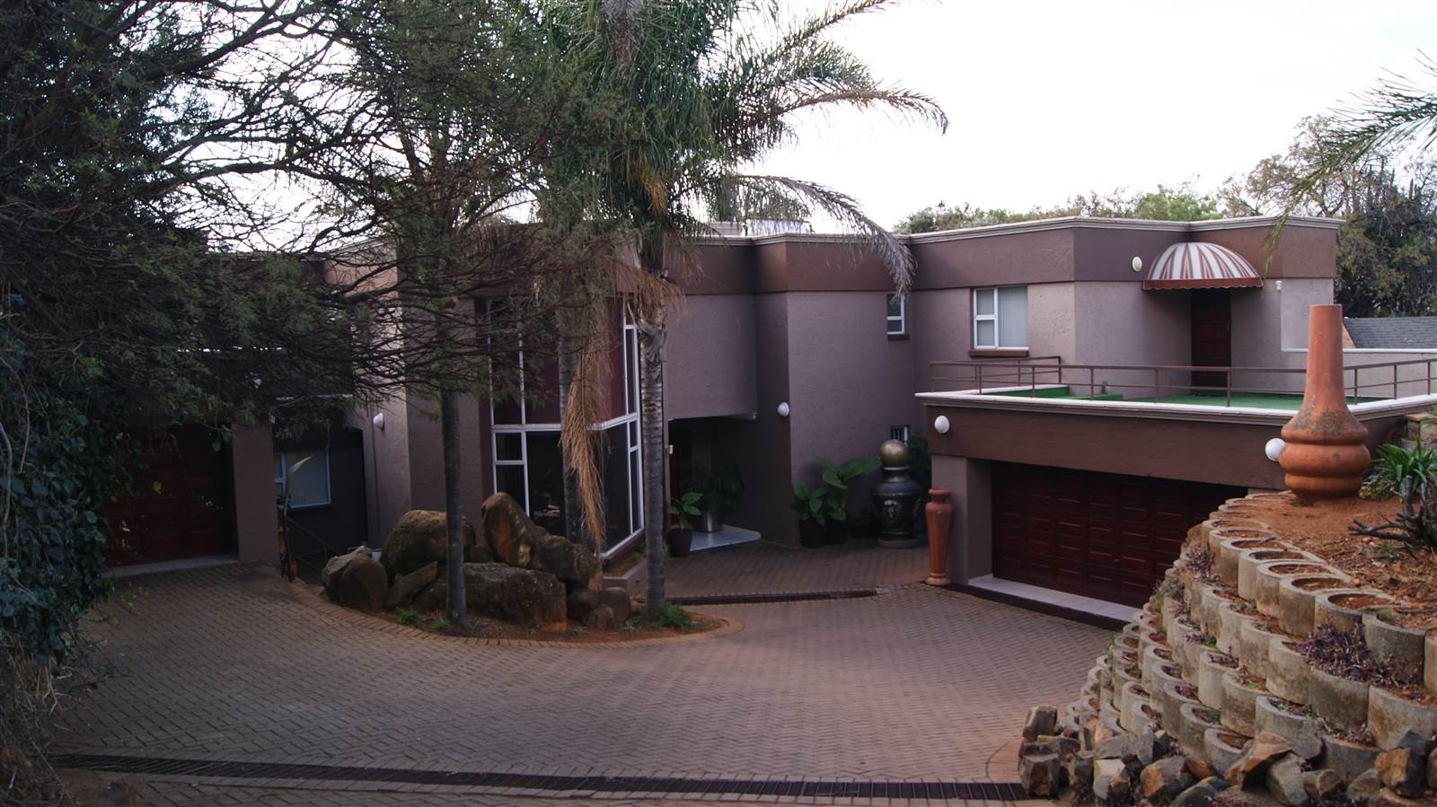 6 Bed House in Glenvista photo number 3