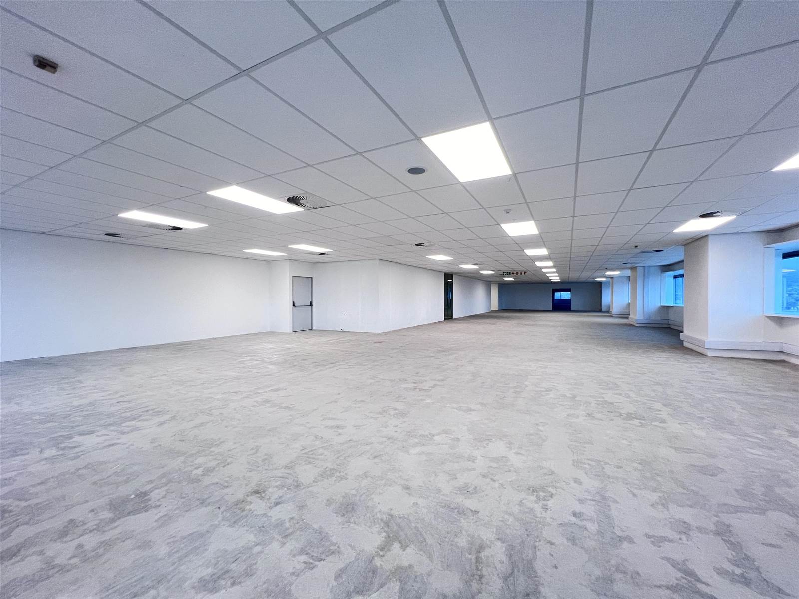 525  m² Commercial space in Foreshore photo number 1