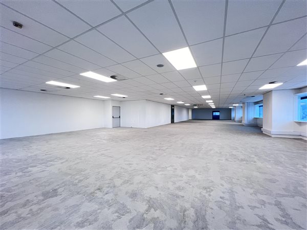 525  m² Commercial space