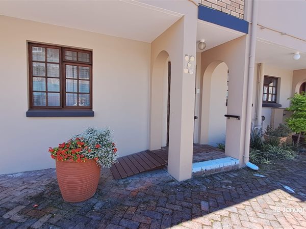 2 Bed Townhouse in St Georges Park