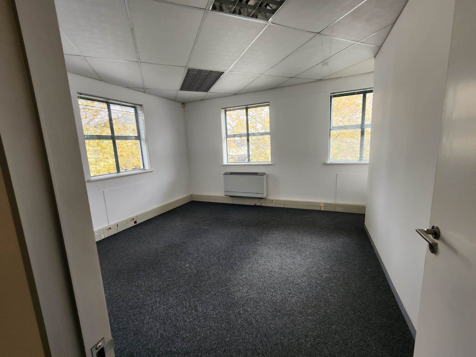 330  m² Commercial space in Kenilworth photo number 14