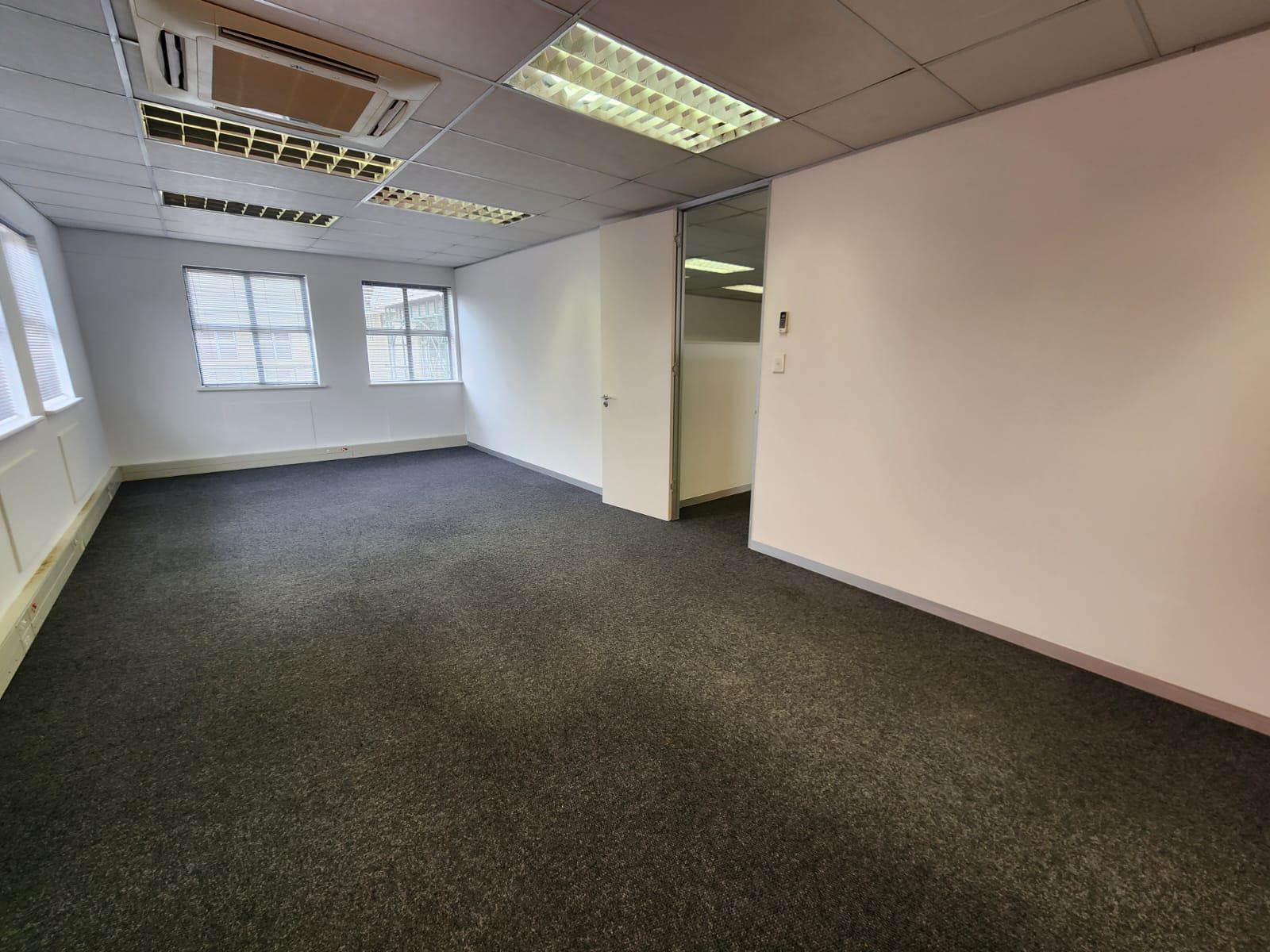 330  m² Commercial space in Kenilworth photo number 17