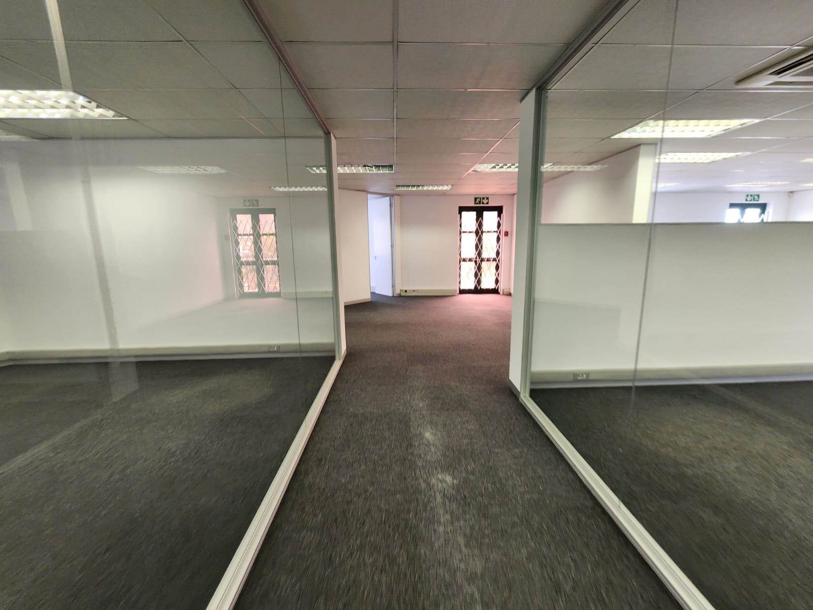330  m² Commercial space in Kenilworth photo number 3