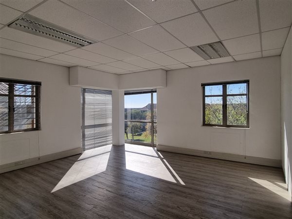 178  m² Commercial space in Bryanston