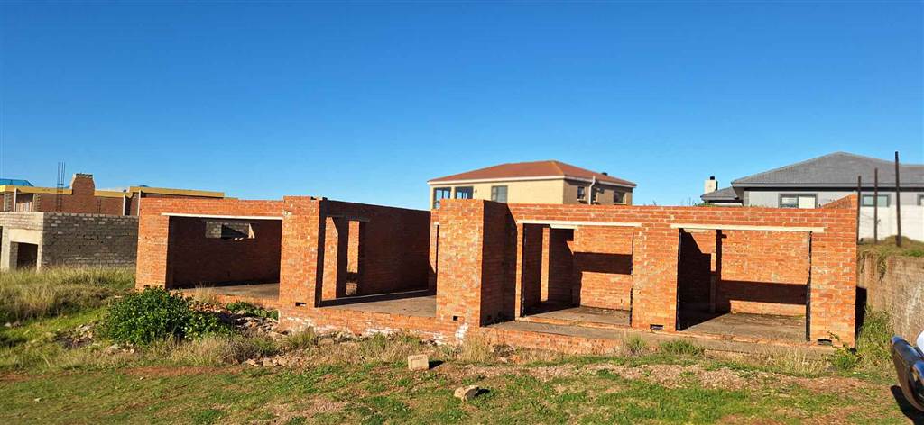 4 Bed House in Mossel Bay photo number 14