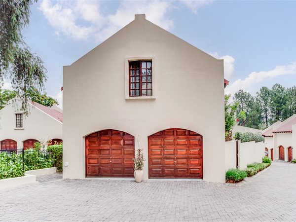 5 Bed Townhouse in Bryanston