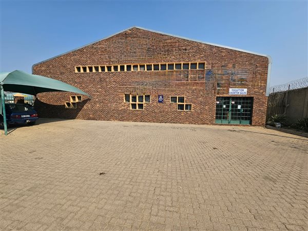 1 095  m² Commercial space