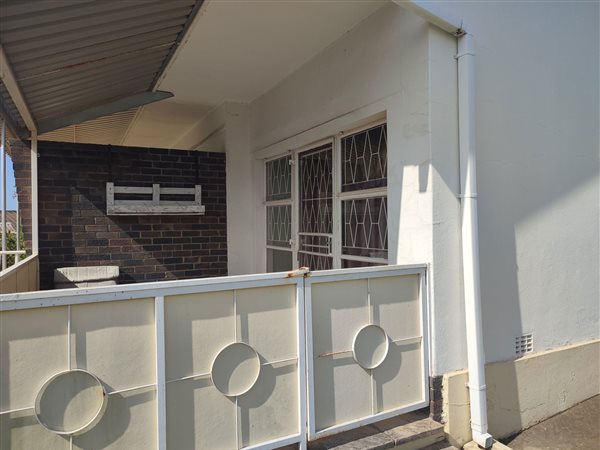1 Bed Apartment in Uitenhage Central
