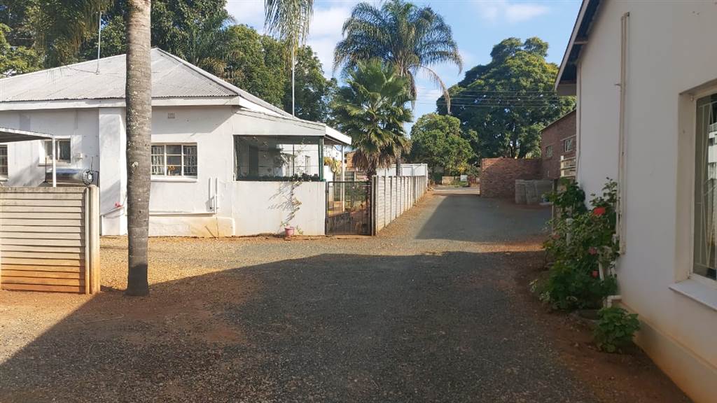 2855 m² Land available in Louis Trichardt photo number 9