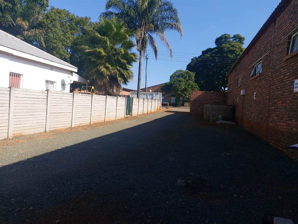 2855 m² Land available in Louis Trichardt photo number 4