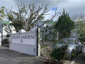 Apartment in Claremont