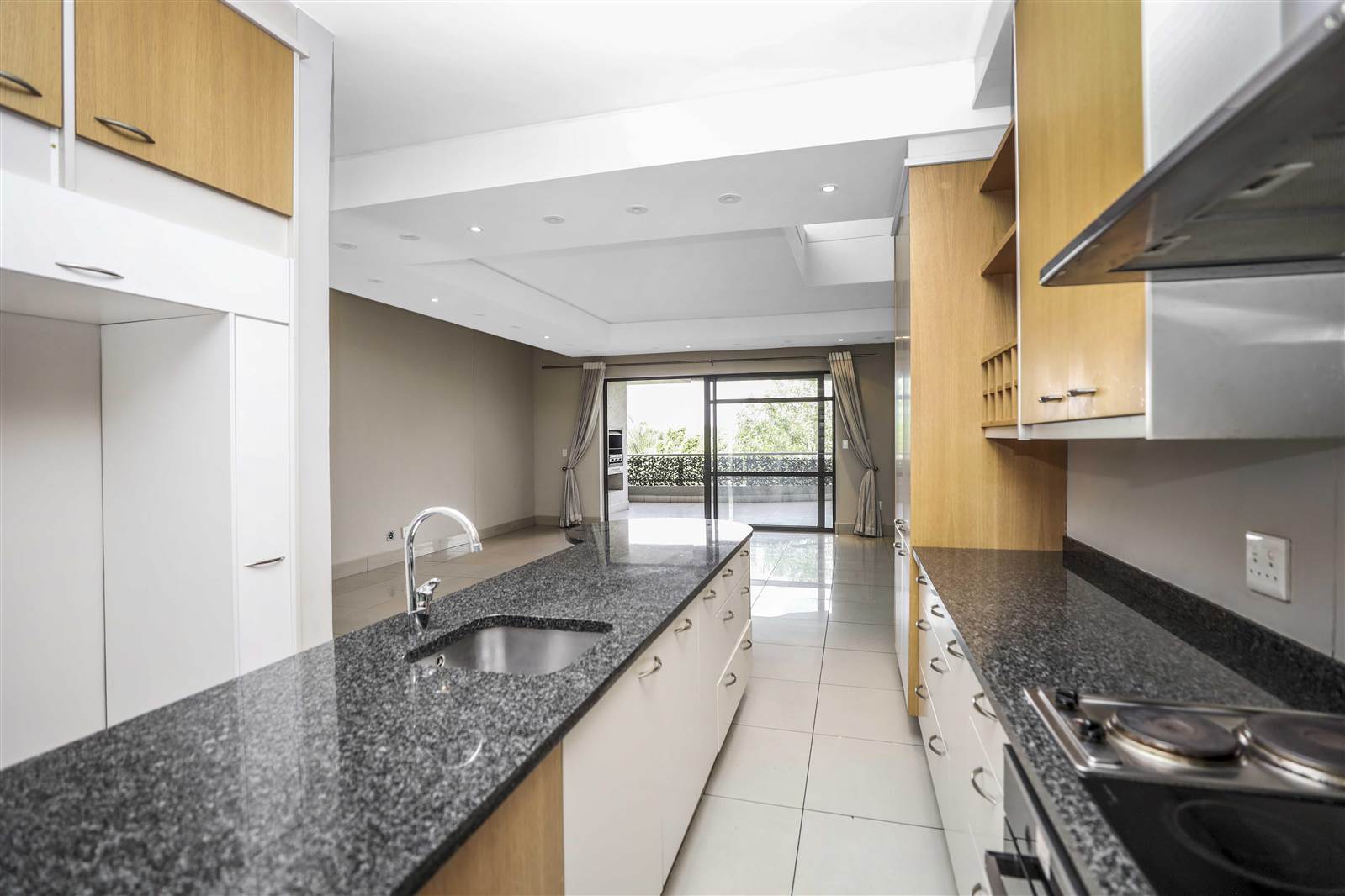 3 Bed Apartment in Craighall photo number 4