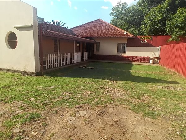 7 Bed House in Vereeniging Central