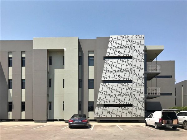 152  m² Office Space