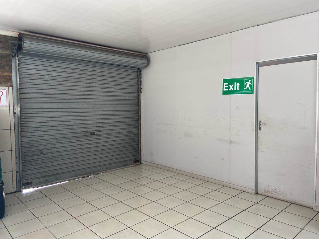 1200  m² Commercial space in Witbank Central photo number 6