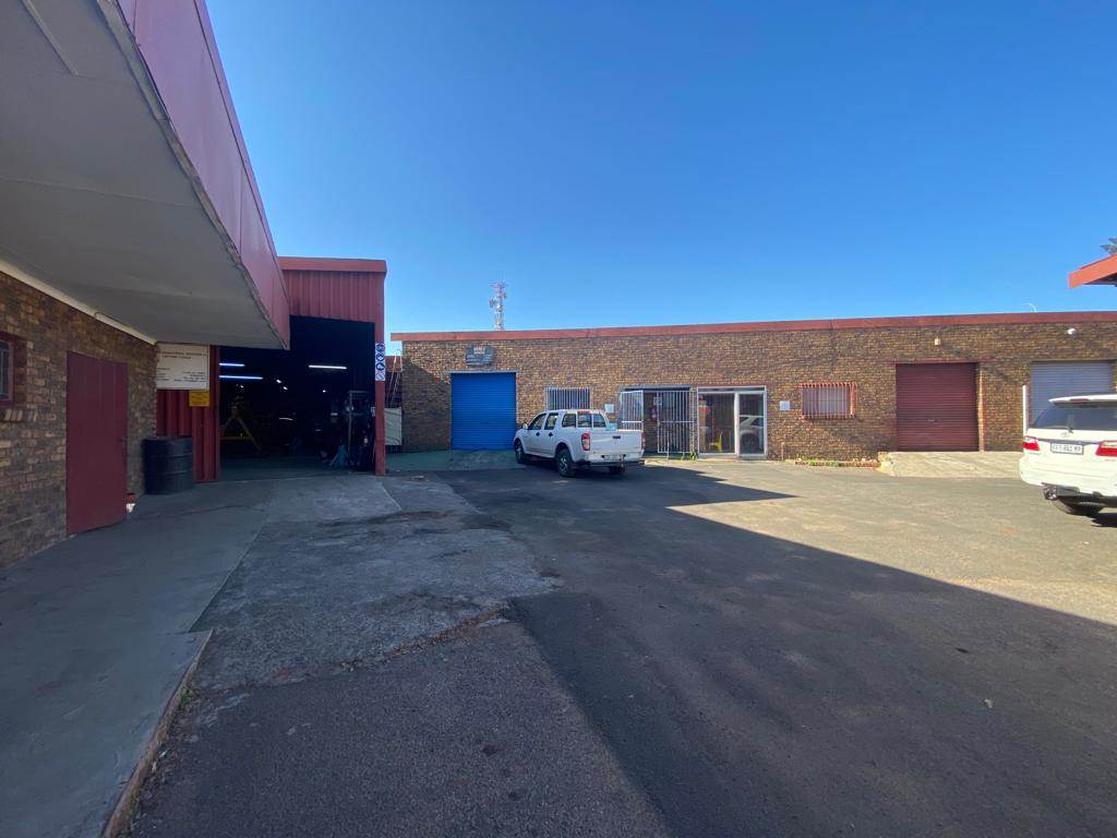1200  m² Commercial space in Witbank Central photo number 4