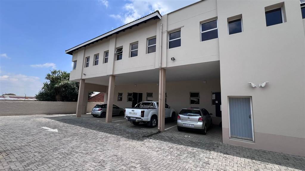 200  m² Commercial space in Krugersdorp Central photo number 6