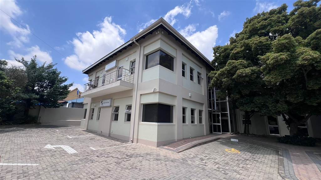 200  m² Commercial space in Krugersdorp Central photo number 1