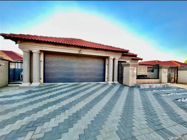 3 Bedroom House 3 Bedroom House