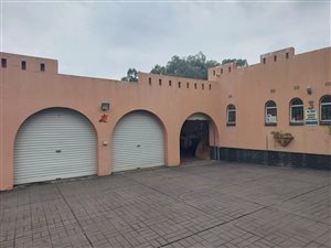 3 Bed House in Flora Gardens