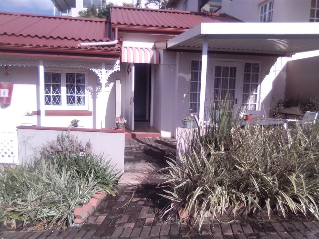 2 Bed Flat in Uvongo photo number 1