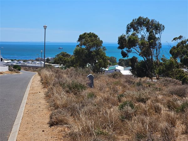 909 m² Land available in Sandy Point