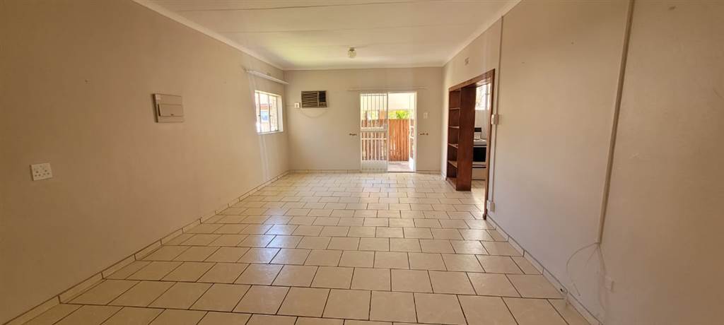 2 Bed Townhouse in Bela-Bela (Warmbaths) photo number 9