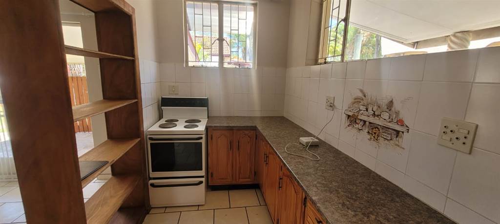 2 Bed Townhouse in Bela-Bela (Warmbaths) photo number 10