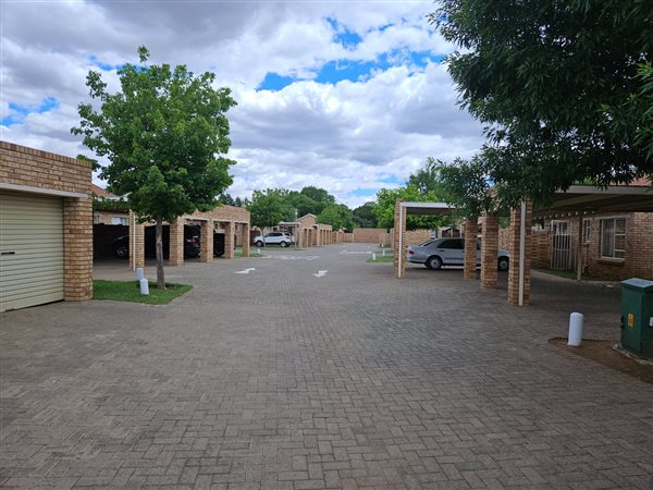 3 Bed Townhouse in Quaggafontein