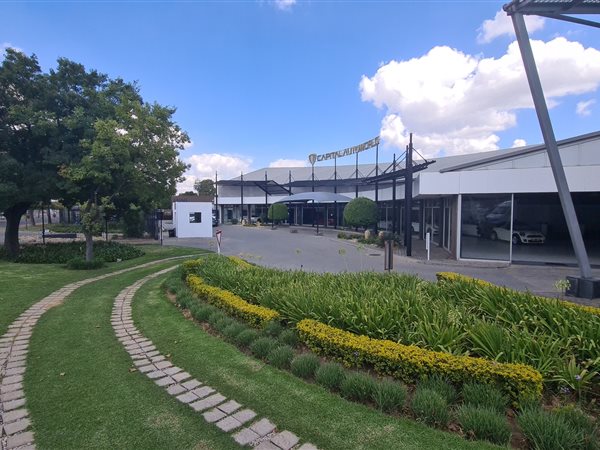 5 600  m² Commercial space