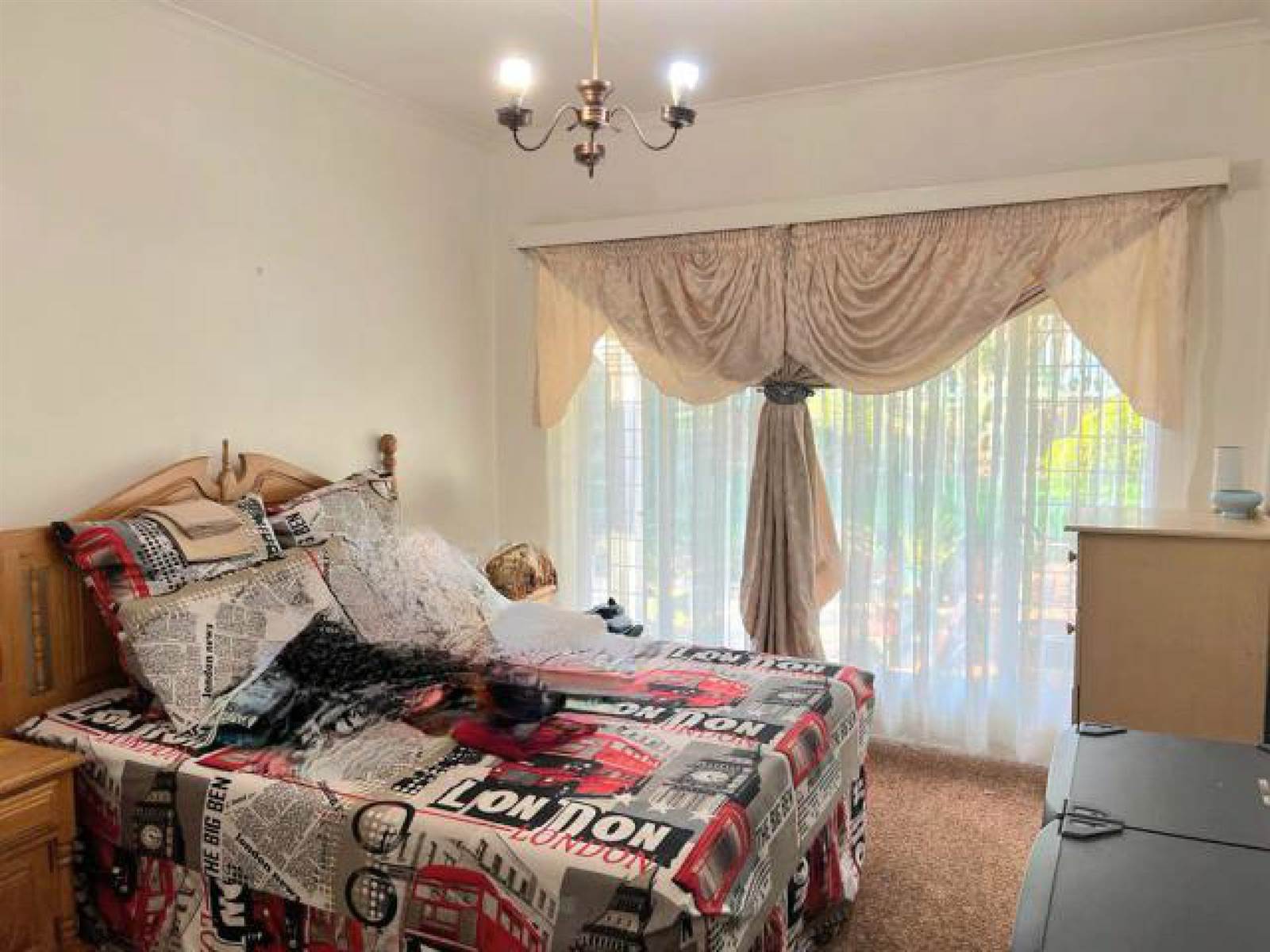 4 Bed House in Waterkloof Ridge photo number 12