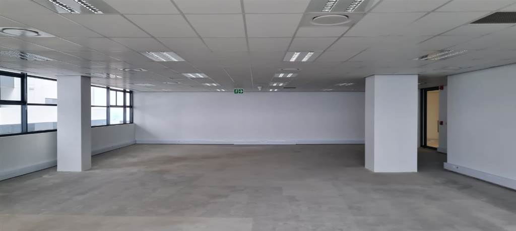 293  m² Office Space in Illovo photo number 13