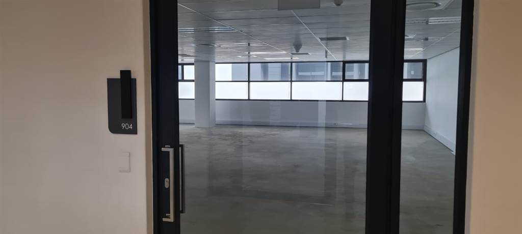 293  m² Office Space in Illovo photo number 4