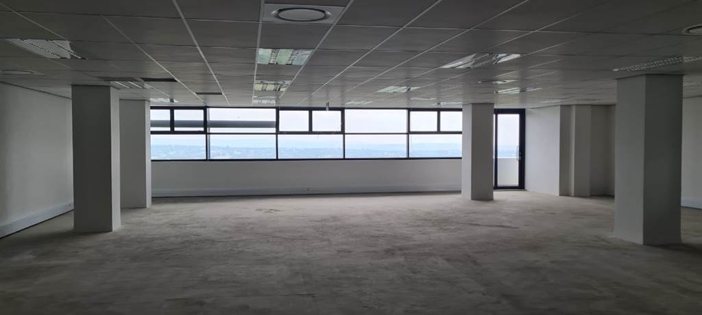 293  m² Office Space in Illovo photo number 11