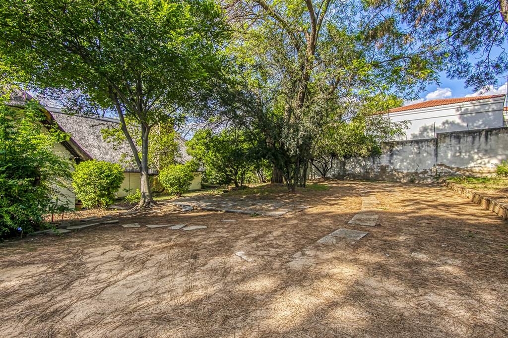 4015 m² Land available in Douglasdale photo number 30