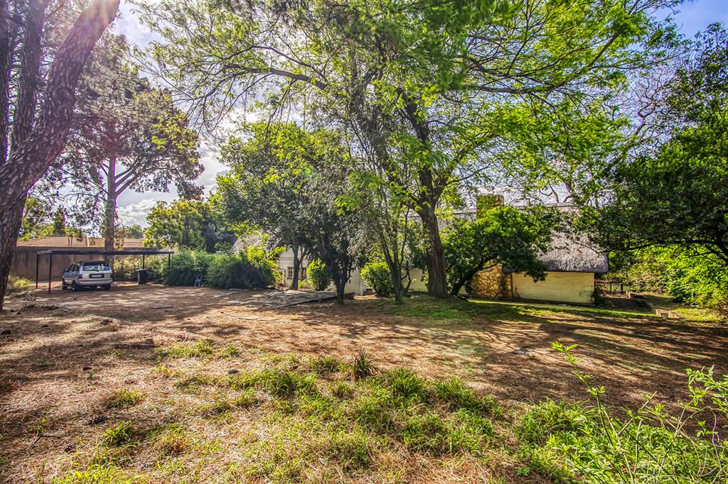 4015 m² Land available in Douglasdale photo number 27