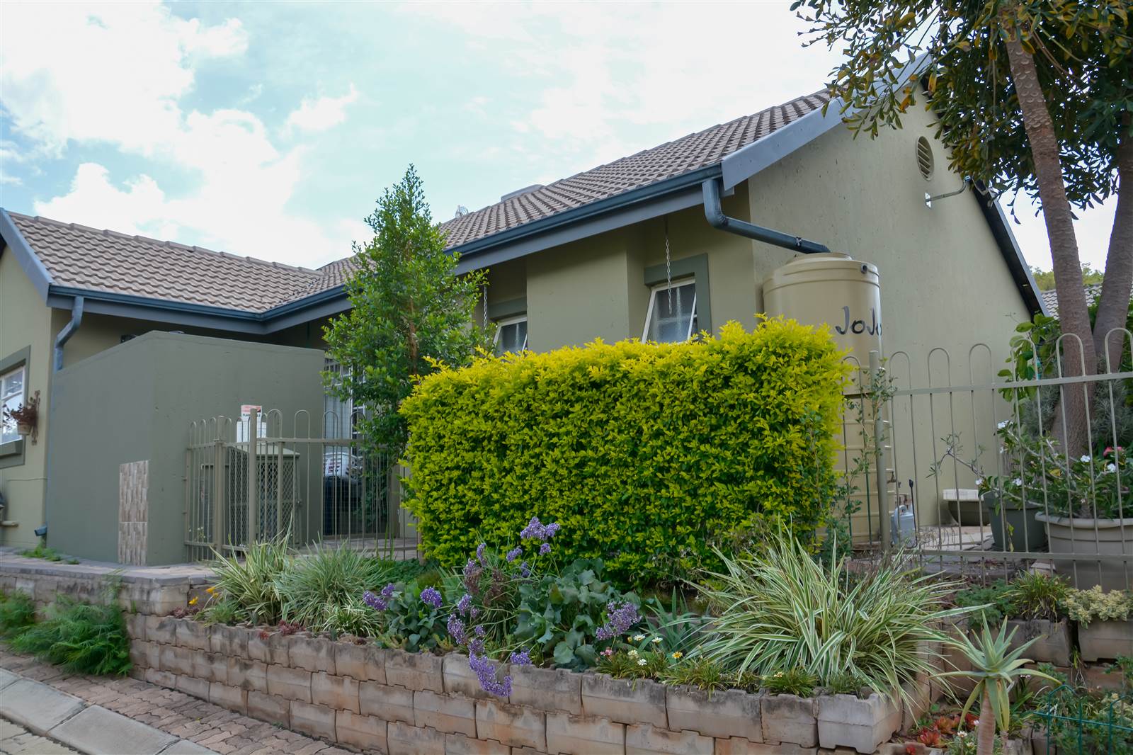 2 Bed House in Rietfontein photo number 2