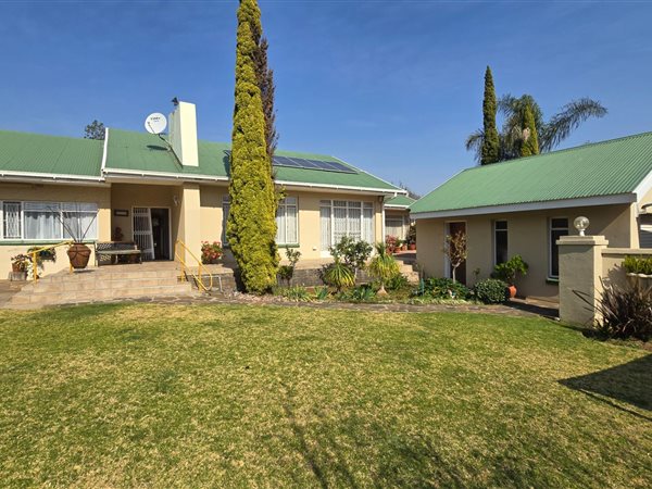 4 Bedroom House 4 Bedroom House